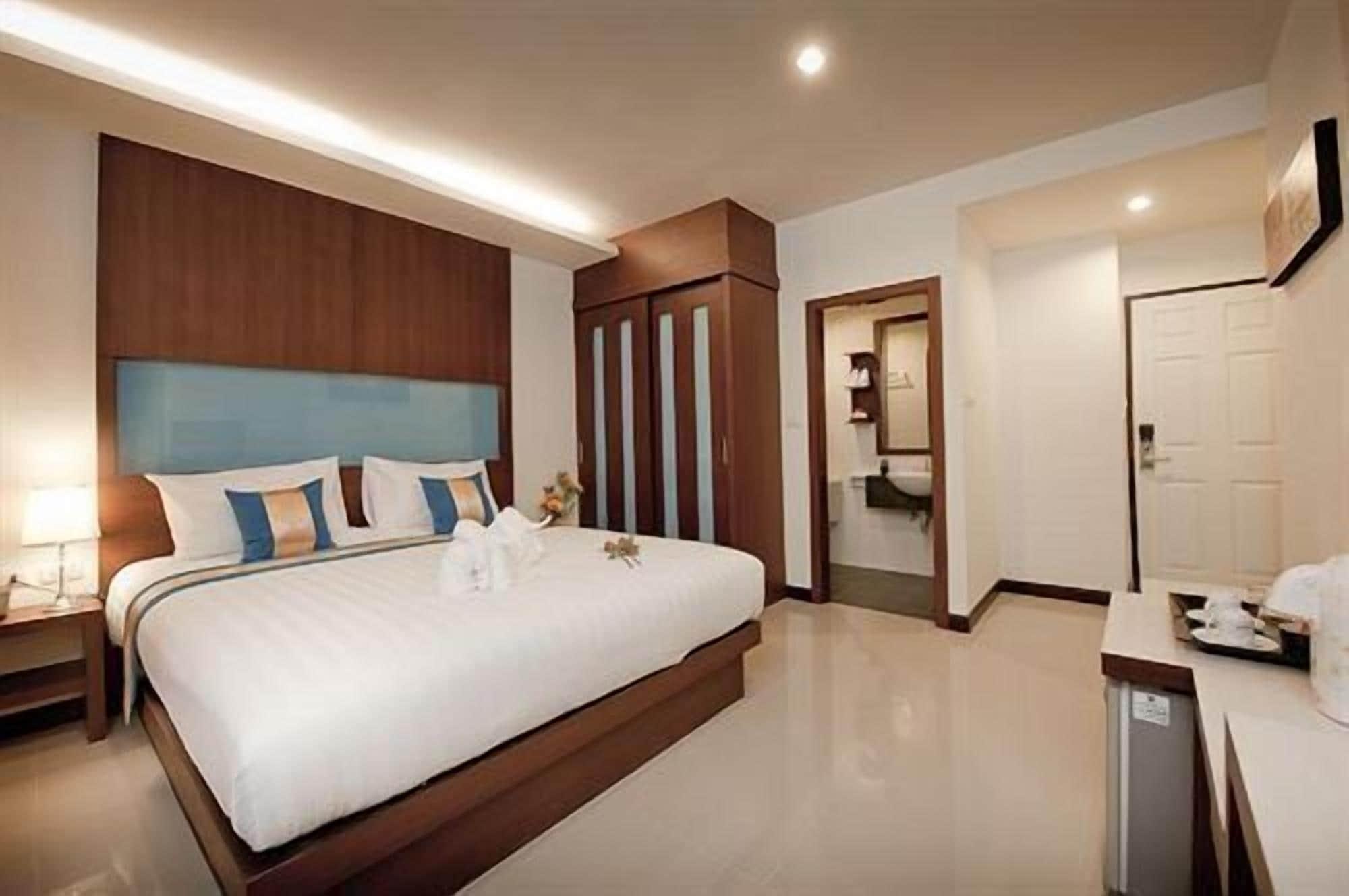 Tuana Blue Sky Patong Hotel Luaran gambar
