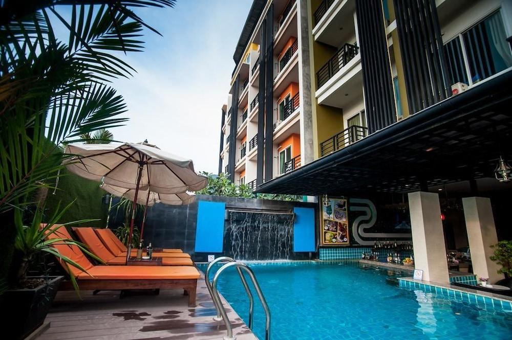 Tuana Blue Sky Patong Hotel Luaran gambar