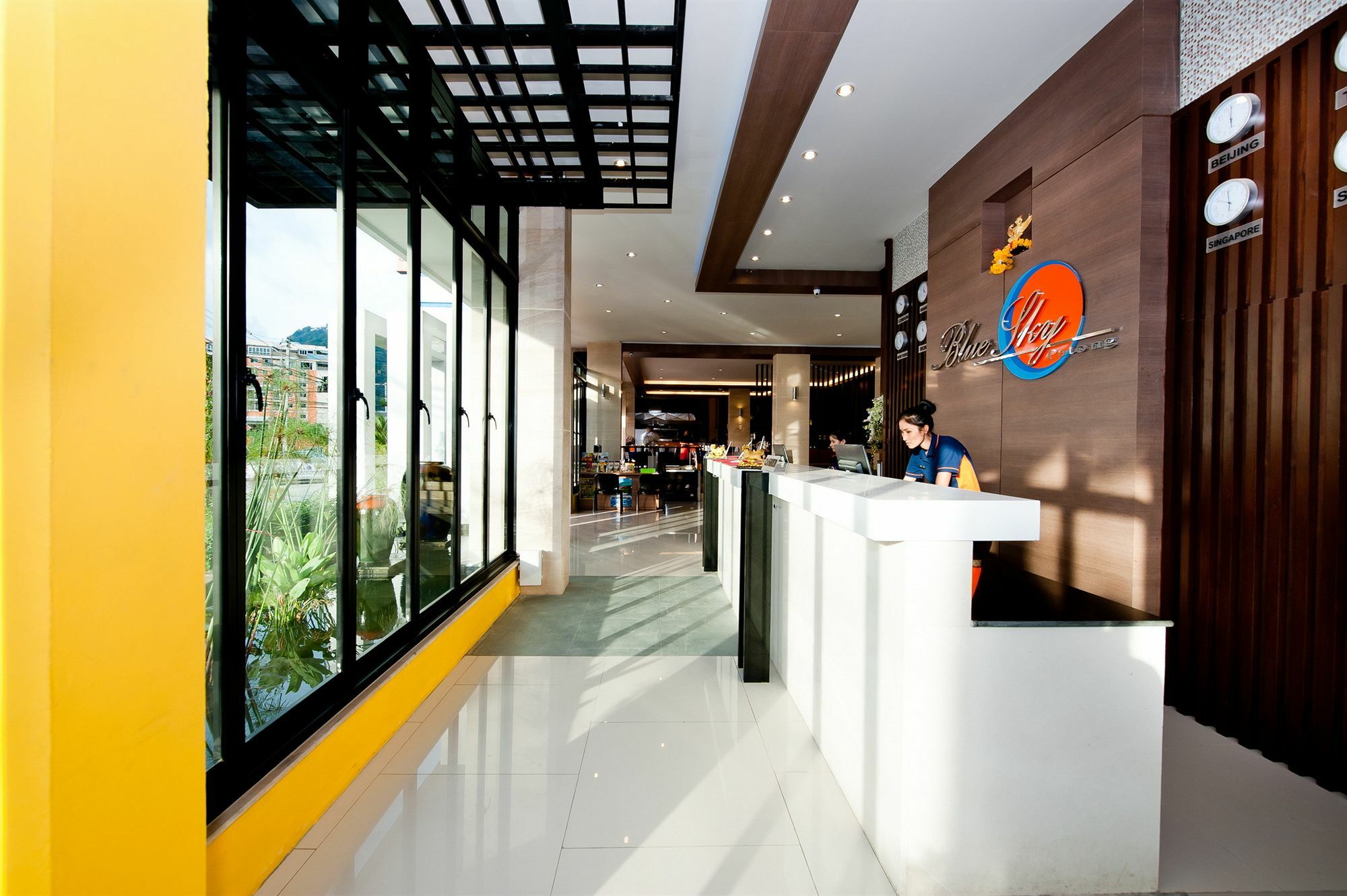 Tuana Blue Sky Patong Hotel Luaran gambar