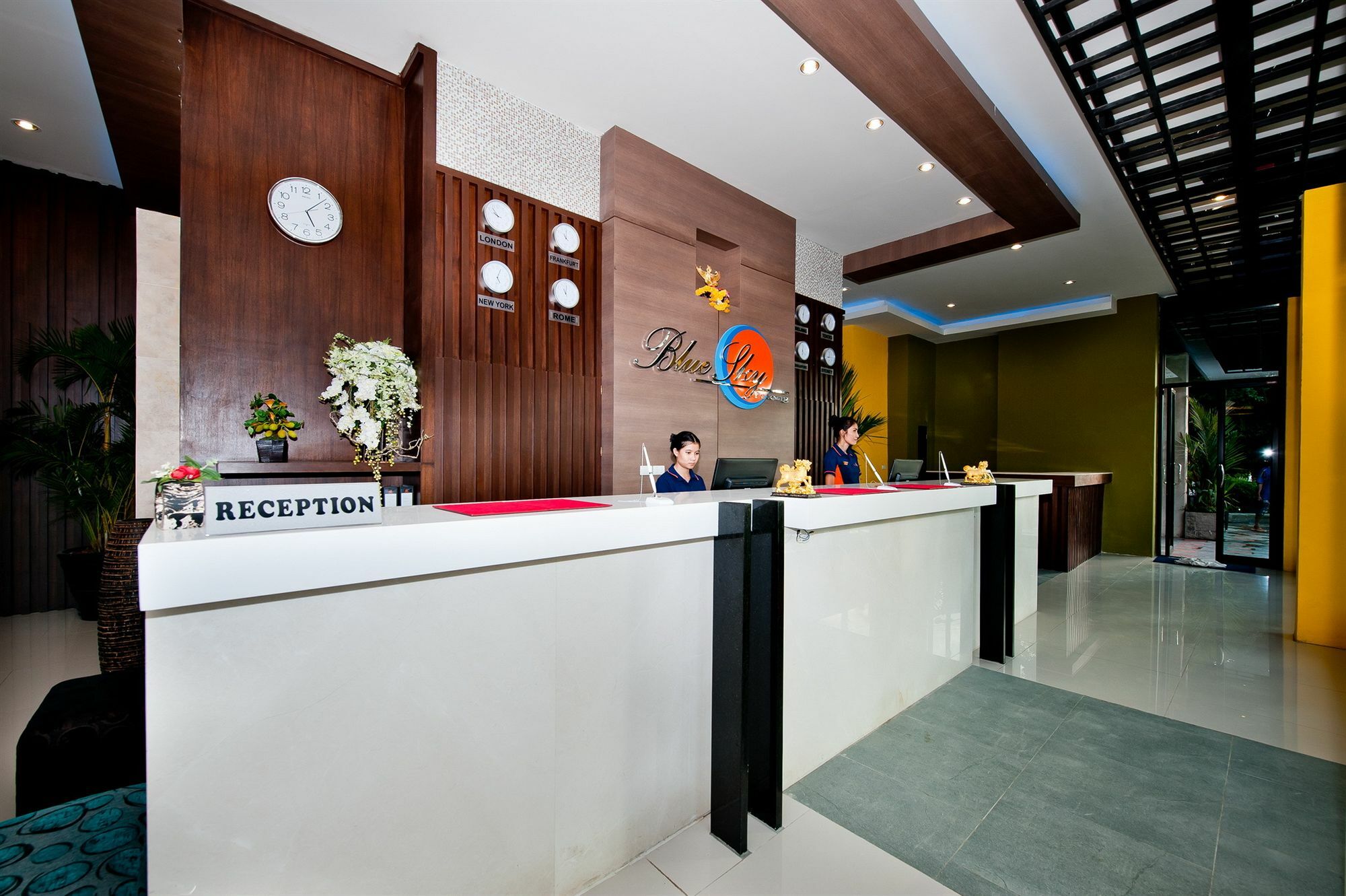 Tuana Blue Sky Patong Hotel Luaran gambar