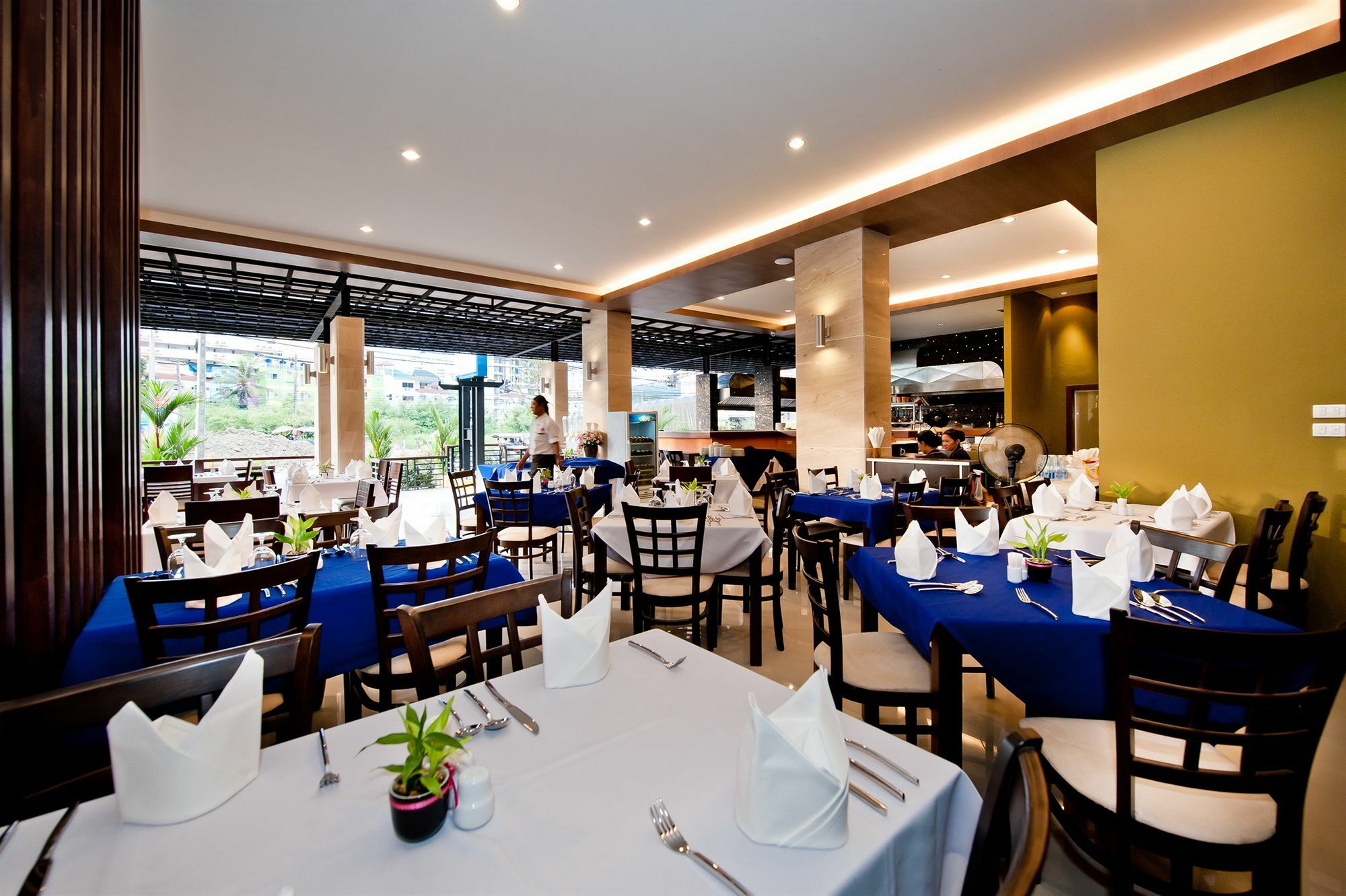 Tuana Blue Sky Patong Hotel Luaran gambar